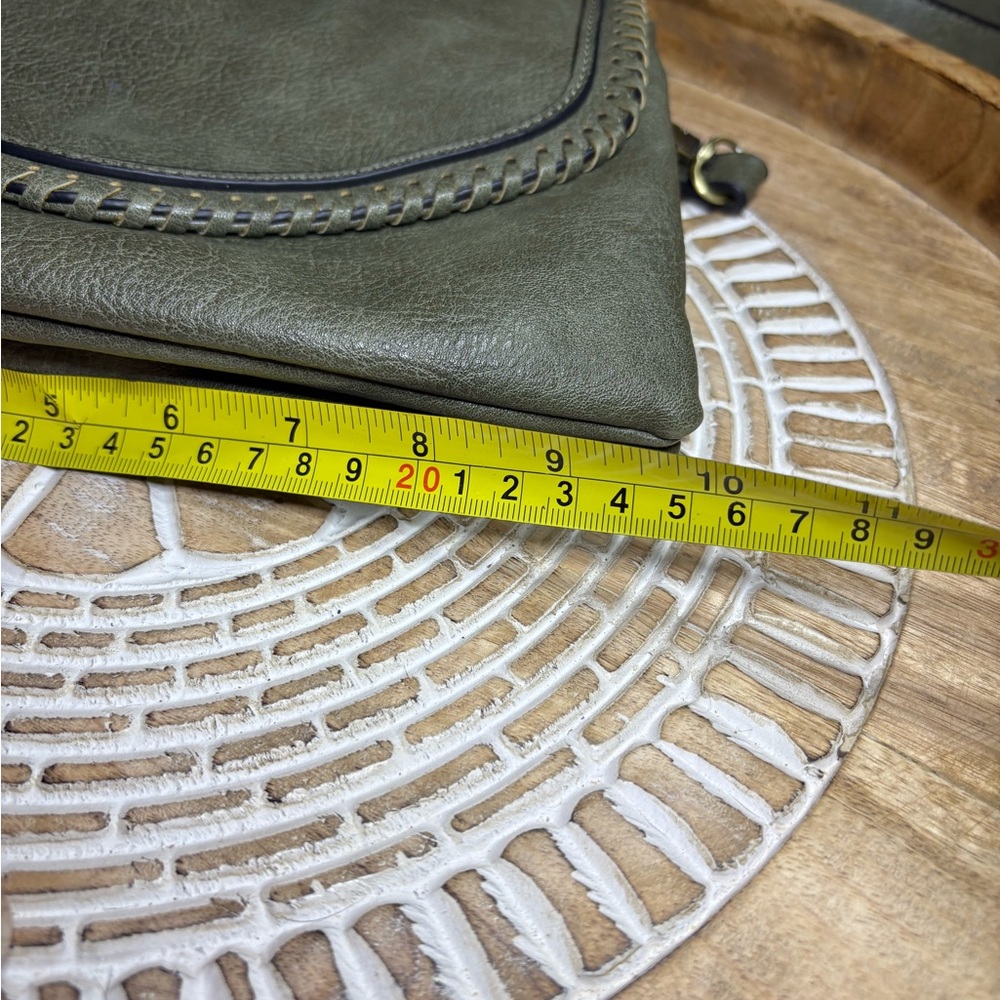 Jen & Co. Purse mossy green vegan leather crossbody bag. - Picture 9 of 12